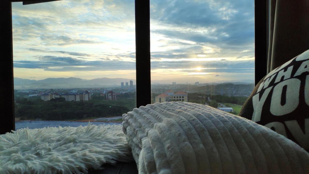 Conezion Luxury 3br For 7pax @ioi *
